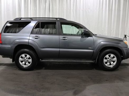Used 2007 Toyota 4Runner SR5 RWD image 2