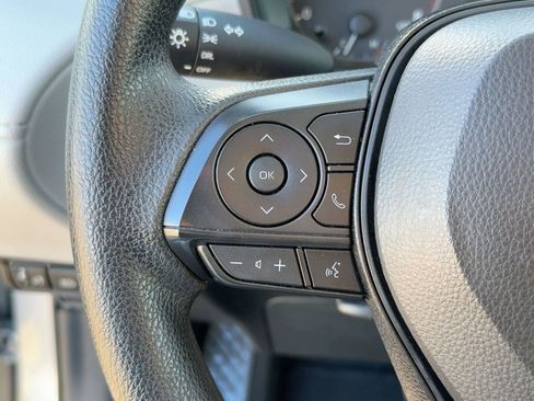 Used 2024 Toyota Corolla Cross L image 16