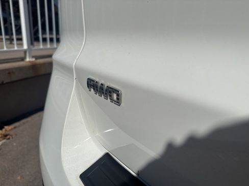 Used 2015 Chevrolet Traverse LT image 14