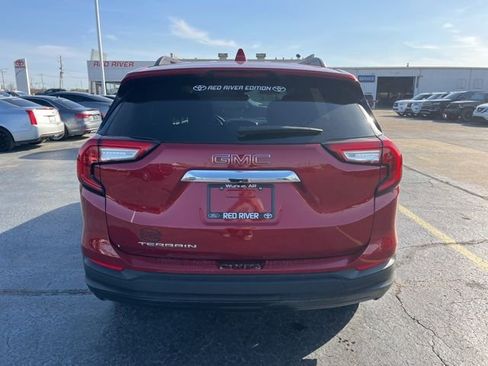 Used 2024 GMC Terrain SLE w/ Driver Convenience Package image 5