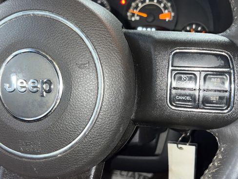 Used 2016 Jeep Patriot High Altitude image 34