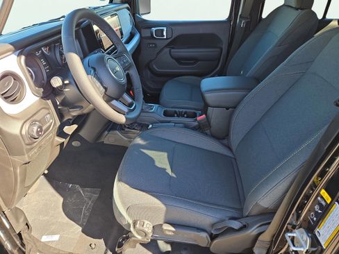 New 2025 Jeep Gladiator Sport image 15