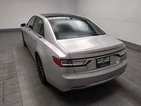 Used 2017 Lincoln Continental Select w/ Climate Package AWD/4WD image 5
