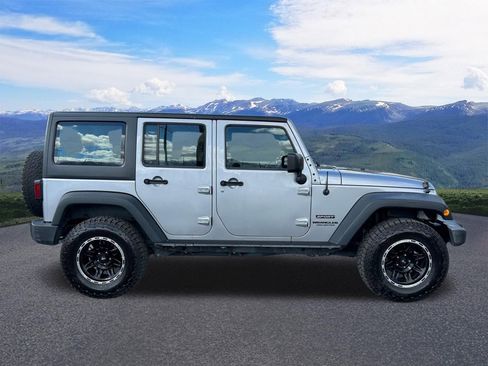 Used 2016 Jeep Wrangler Unlimited Sport w/ Connectivity Group image 7