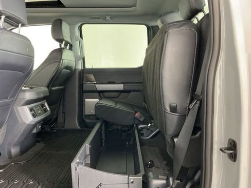 Used 2025 Ford F350 Lariat w/ Black Appearance Package image 32