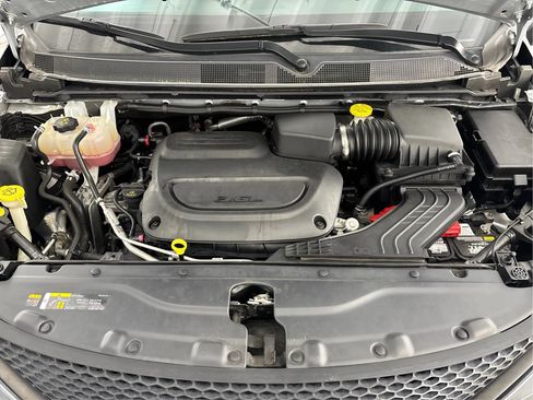 Used 2023 Chrysler Voyager LX FWD image 28