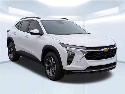 New 2026 Chevrolet Trax LT w/ Driver Confidence Package image 8