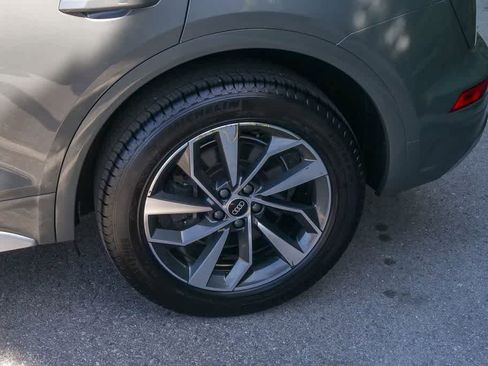 Used 2023 Audi Q5 2.0T Premium w/ Convenience Package image 7