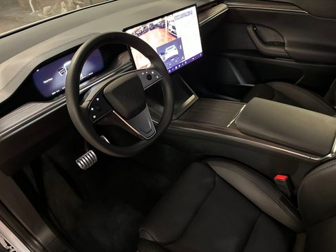 Used 2024 Tesla Model X AWD/4WD image 9