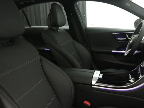 New 2025 Mercedes-Benz C 300 Sedan image 9