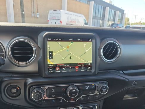 Used 2022 Jeep Wrangler Unlimited Rubicon 4xe w/ Safety Group AWD/4WD image 17