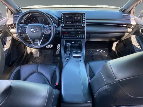 Used 2019 Toyota Avalon XSE w/ Preferred Accessory Package FWD image 10