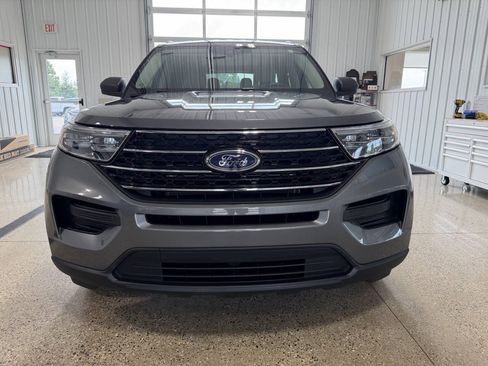 Used 2023 Ford Explorer XLT AWD/4WD image 7