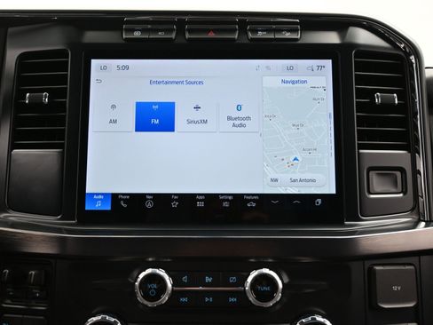 Used 2024 Ford F350 Lariat w/ Black Appearance Package image 32