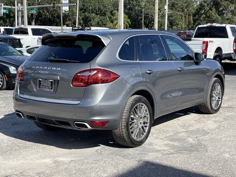 Used 2014 Porsche Cayenne Diesel Platinum Edition image 10