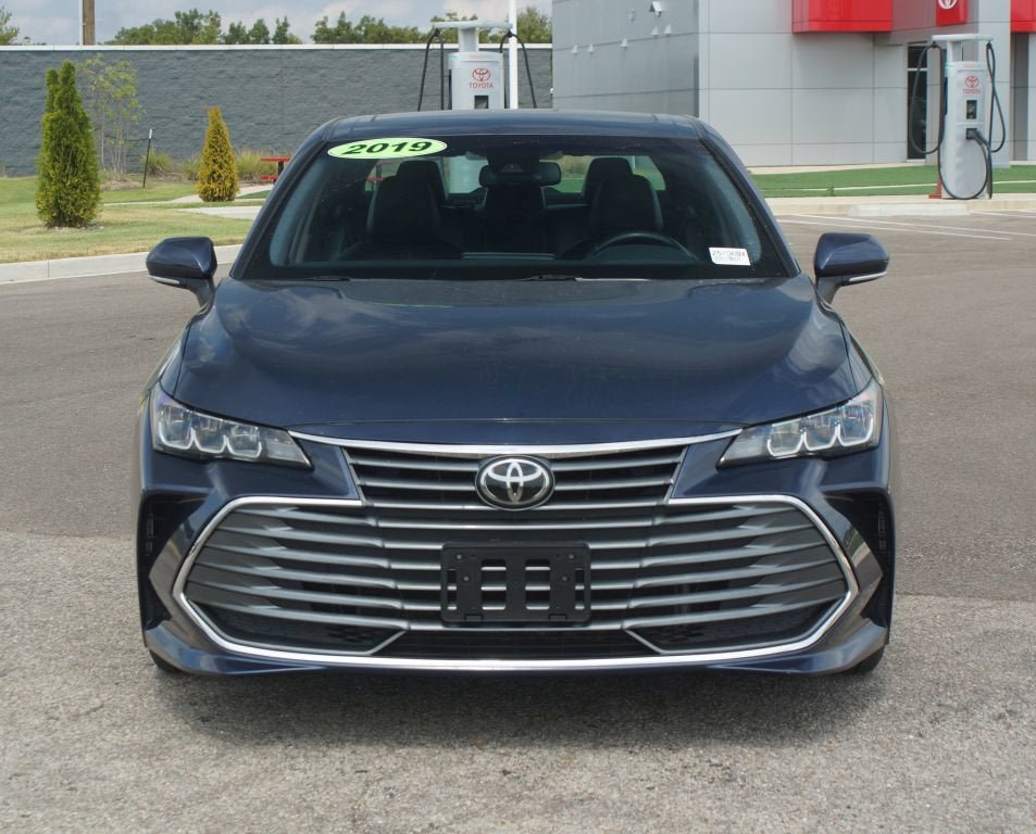 Used 2019 Toyota Avalon XLE w/ Moonroof Package FWD image 24