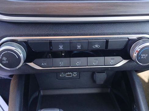 Used 2024 Nissan Altima 2.5 SV image 25