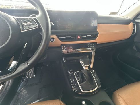 Certified 2024 Kia Seltos EX image 24