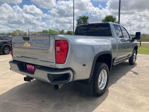 Used 2025 Chevrolet Silverado 3500 High Country w/ High Country Premium Package AWD/4WD image 7