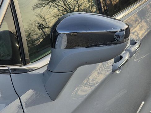 Used 2018 Chrysler Pacifica Limited image 39