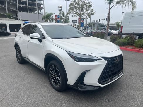 Used 2024 Lexus NX 250 FWD image 2