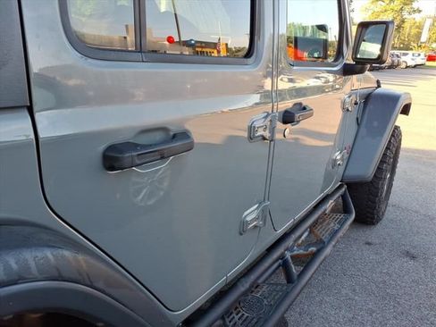 Used 2021 Jeep Wrangler Unlimited Rubicon w/ Steel Bumper Group AWD/4WD image 9