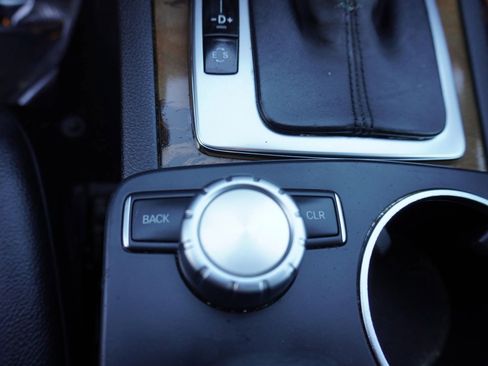 Used 2013 Mercedes-Benz C 250 C 250 Sport Sedan 4D image 21