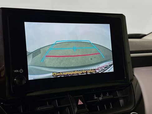 Used 2024 Toyota Corolla Cross L image 10