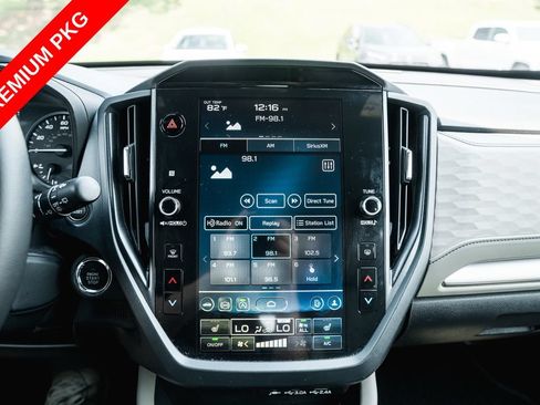 Used 2025 Subaru Forester Premium AWD/4WD image 14