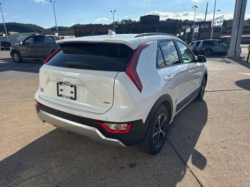 New 2025 Kia Niro EX w/ EX Cold Weather Package image 7