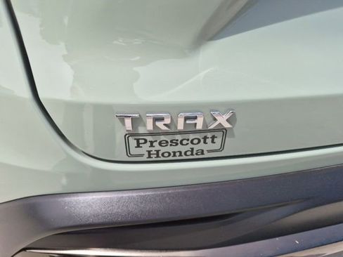 Used 2025 Chevrolet Trax ACTIV FWD image 13