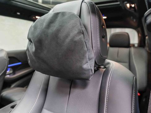 Used 2025 Mercedes-Benz GLS 450 4MATIC image 19