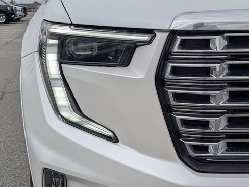 Used 2024 GMC Acadia Denali image 10