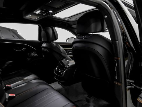 Used 2024 Bentley Flying Spur V8 image 36