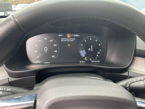 Used 2021 Volvo XC40 T5 Inscription w/ Advanced Package image 12