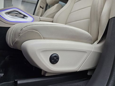 Certified 2020 Mercedes-Benz GLE 350 4MATIC image 9