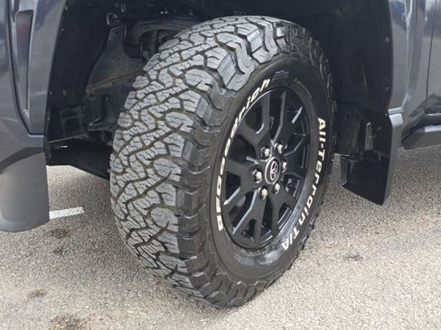 Used 2025 Toyota Tacoma SR5 image 31