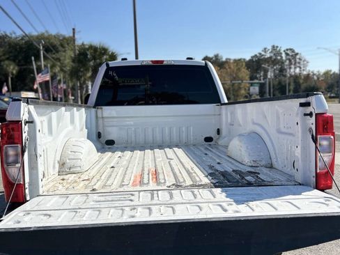 Used 2022 Ford F250 XL w/ Power Equipment Group image 5