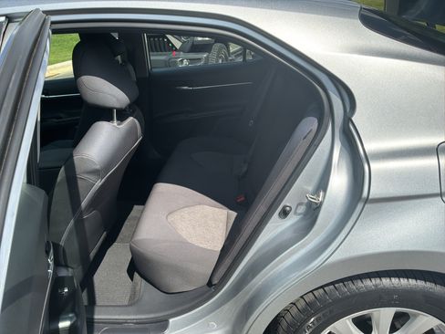 Used 2020 Toyota Camry LE FWD image 30