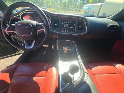 Used 2018 Dodge Challenger SXT Plus image 4
