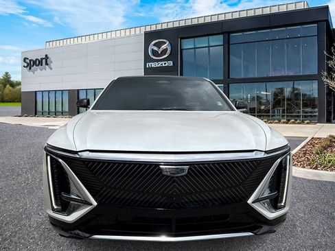 Used 2024 Cadillac Lyriq Luxury w/ LPO, Floor Liner Package RWD image 9