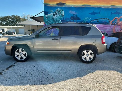 Used 2007 Jeep Compass Sport image 2
