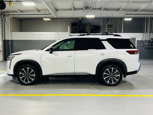 New 2026 Nissan Pathfinder Platinum FWD image 17