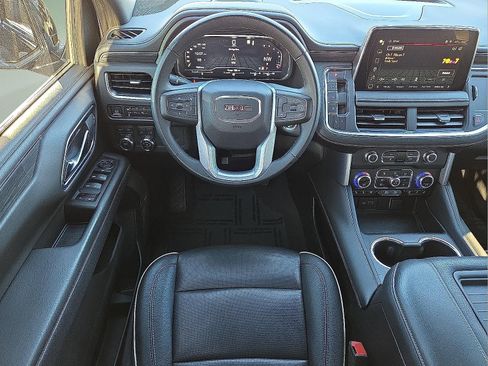 Used 2023 GMC Yukon SLT image 13