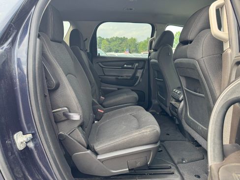 Used 2015 GMC Acadia SLE FWD image 19