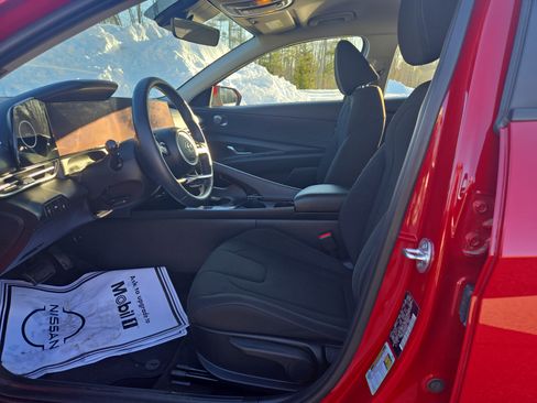 Used 2023 Hyundai Elantra SEL w/ Convenience Package image 14