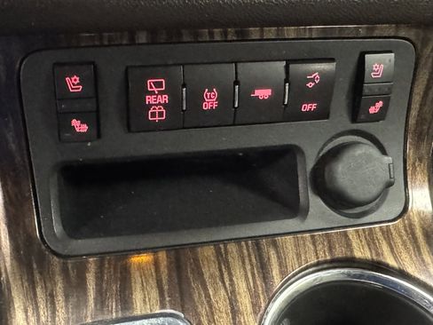 Used 2013 GMC Acadia Denali image 14