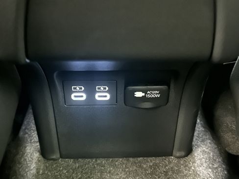 Used 2025 Toyota Prius Plug-In Hybrid image 20