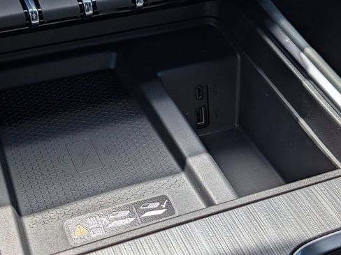 New 2026 GMC Acadia AT4 w/ Luxury Package AWD/4WD image 54