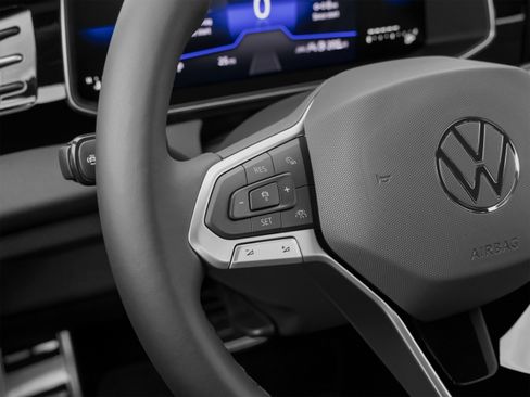 Used 2025 Volkswagen Jetta S FWD image 35